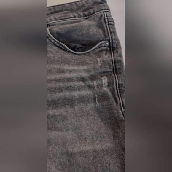 Old Navy OG Straight High-Rise Jeans - Picture 6 of 9